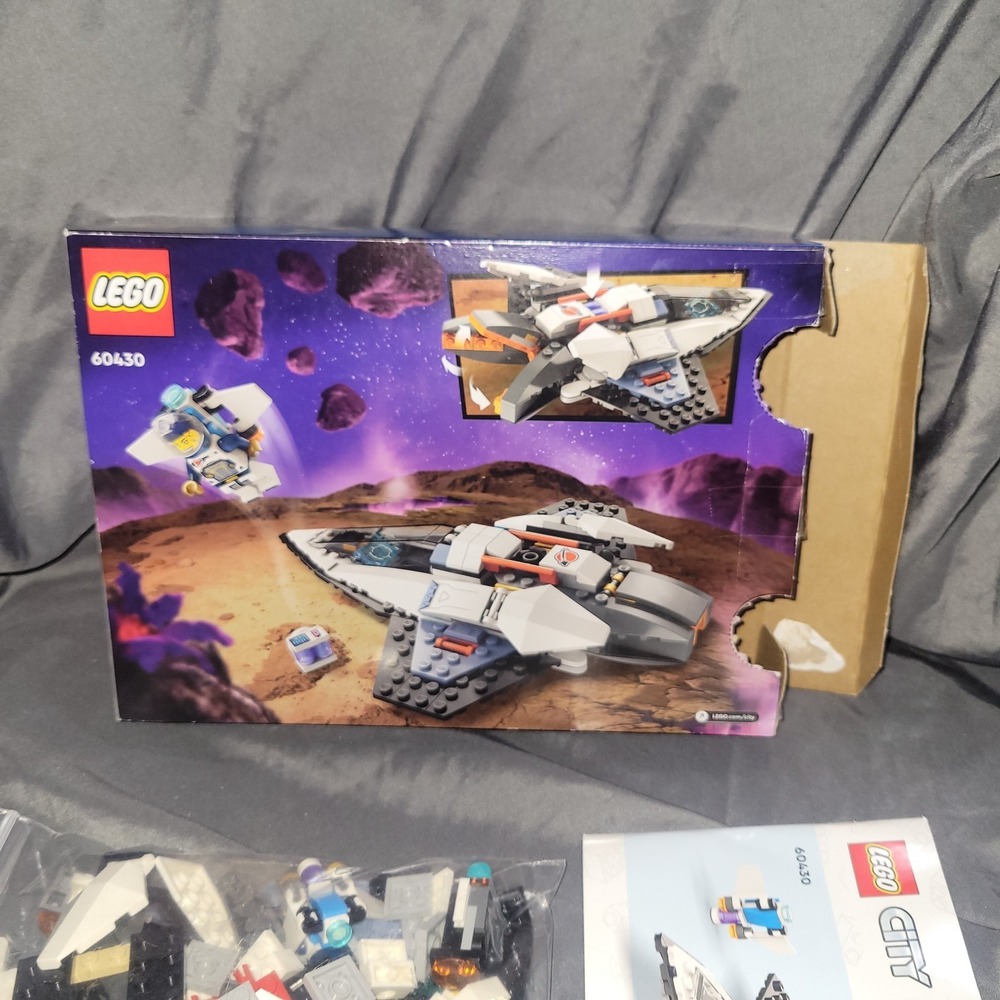 LEGO® City Interstellar Spaceship (60430) - Picture 5 of 5